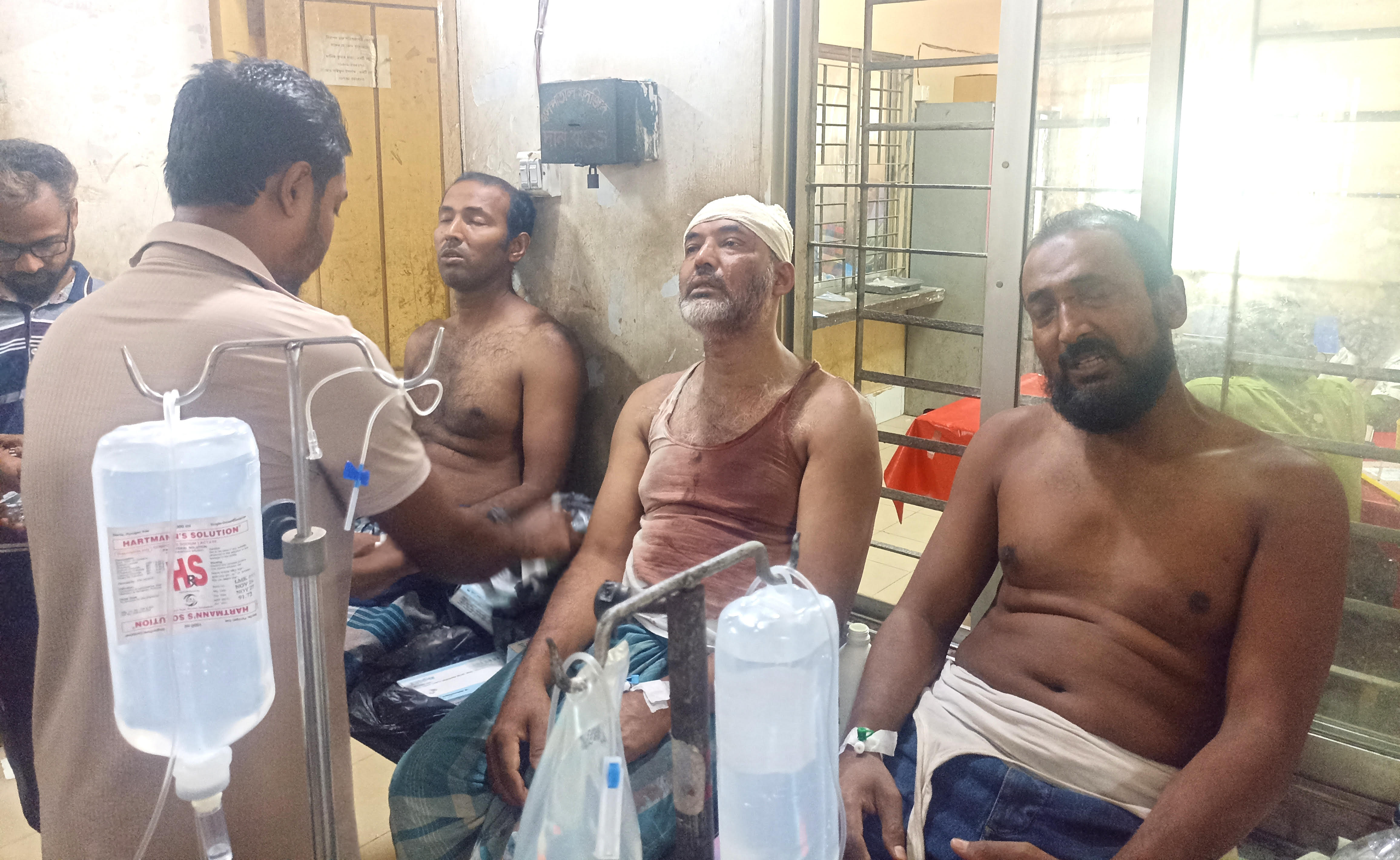 লক্ষ্মীপুরে জমিসংক্রান্ত বিরোধের জেরে হামলায় একই পরিবারের নারী-পুরুষসহ আহত-৭